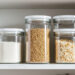 découvrez des méthodes efficaces pour éliminer les mites alimentaires de votre cuisine. apprenez à identifier les signes d'infestation, à prévenir leur apparition et à utiliser des solutions naturelles et pratiques pour préserver la propreté de vos aliments et de votre espace culinaire.