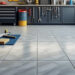 découvrez nos conseils pratiques pour carreler efficacement votre garage et obtenir un résultat professionnel. suivez nos étapes simples et astuces d'experts pour réussir votre projet de pose de carrelage, optimiser l'espace et choisir les matériaux adaptés. transformez votre garage en un espace à la fois fonctionnel et esthétique !