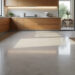 découvrez nos conseils d'experts pour réussir l'installation de votre sol en béton ciré dans la cuisine. apprenez les techniques essentielles, le choix des matériaux et les astuces d'entretien pour un rendu esthétique et durable. transformez votre espace culinaire en un lieu élégant et moderne!