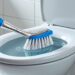 découvrez l’astuce ingénieuse pour transformer un rouleau de papier aluminium en un allié puissant contre le calcaire et les mauvaises odeurs de vos toilettes. une méthode simple, efficace et économique pour des wc propres et éclatants !